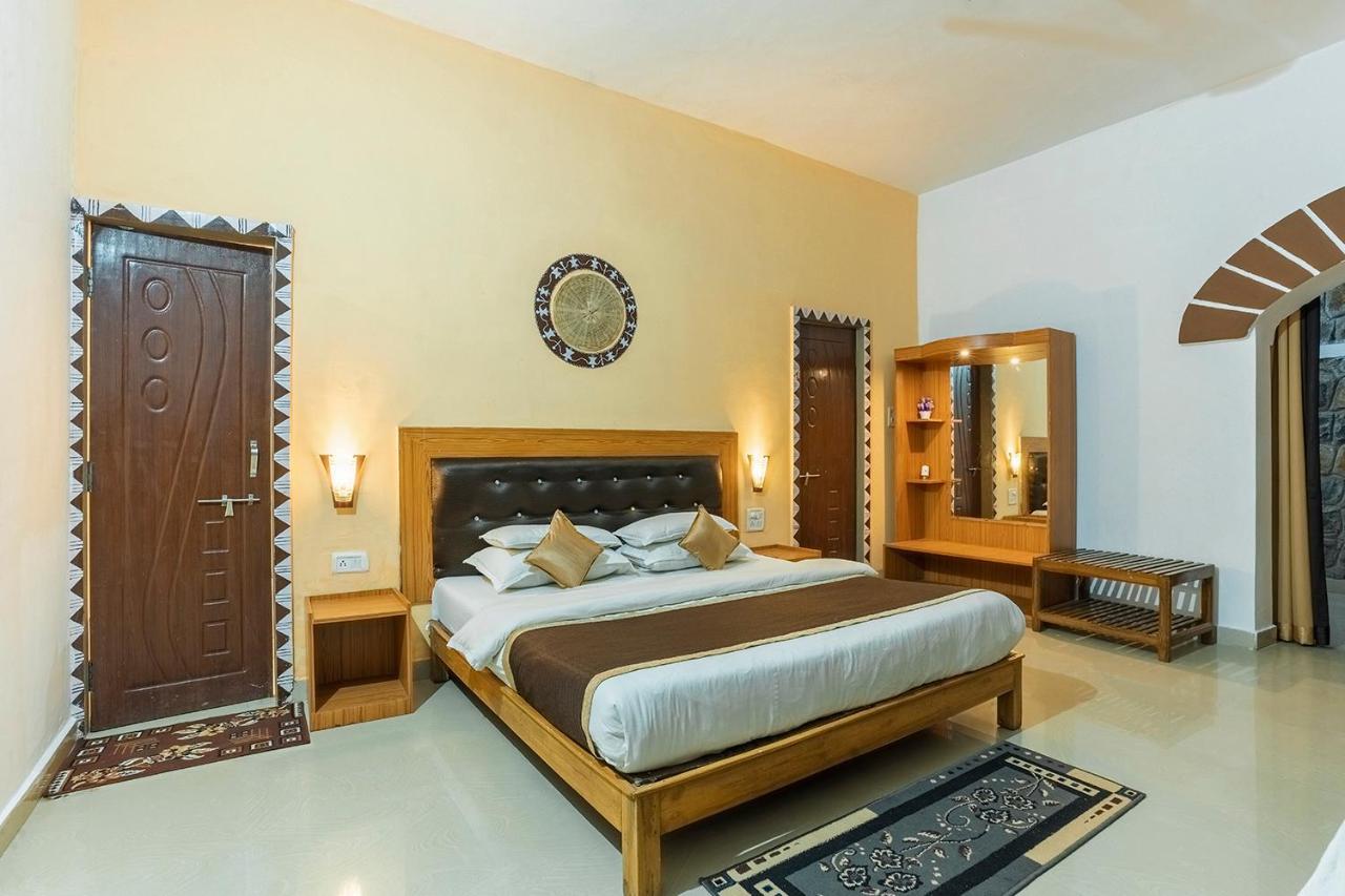 Jungle King Resort Kānha Eksteriør billede