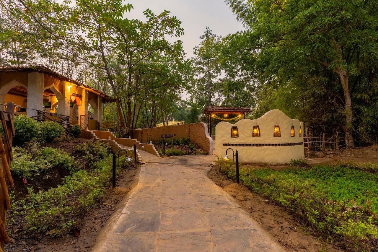 Jungle King Resort Kānha Eksteriør billede