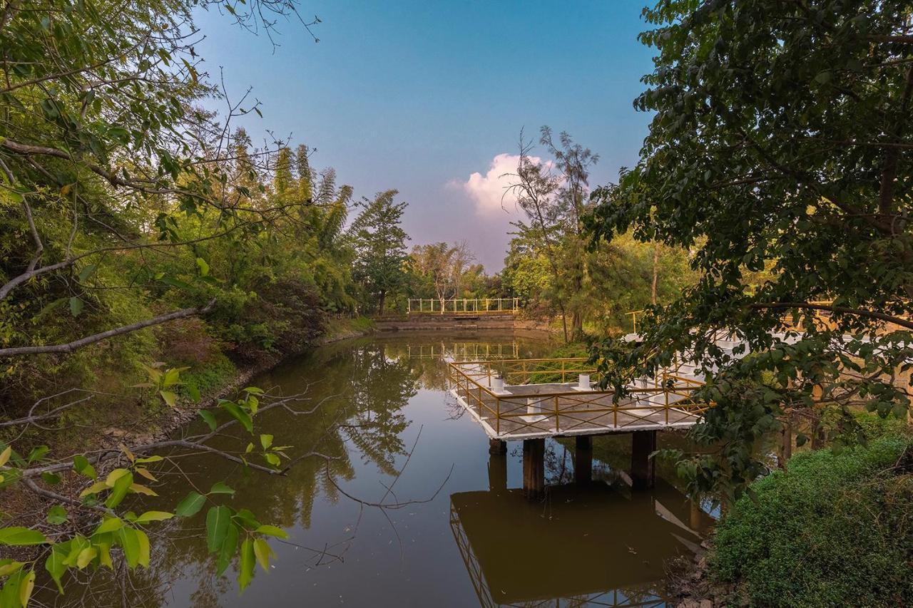 Jungle King Resort Kānha Eksteriør billede