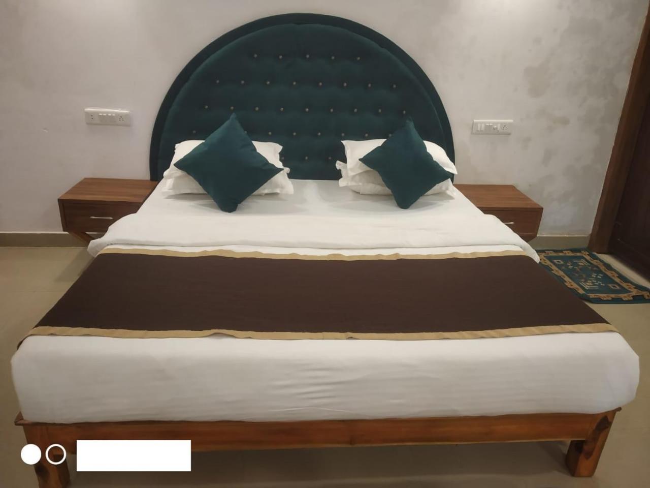 Jungle King Resort Kānha Eksteriør billede