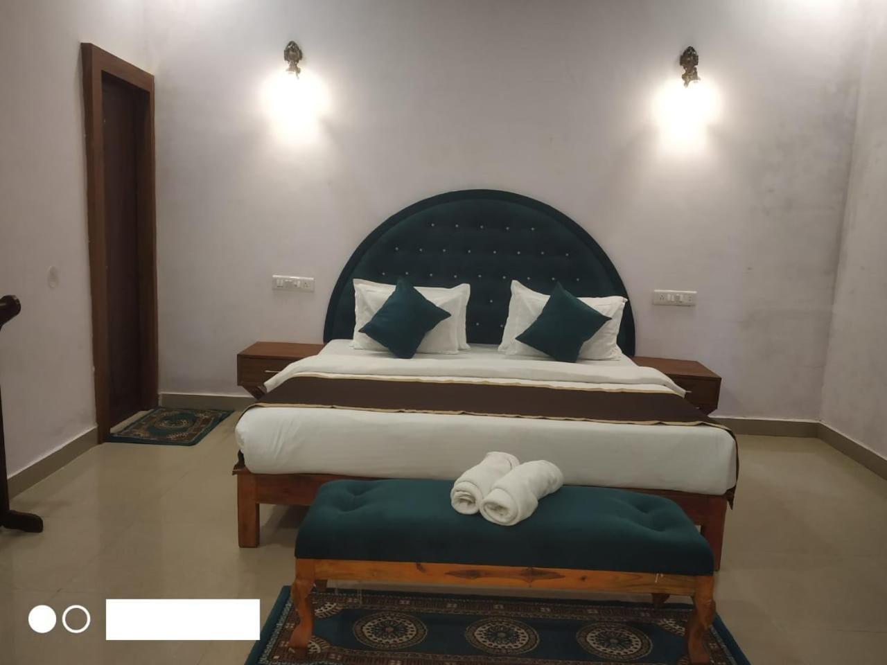 Jungle King Resort Kānha Eksteriør billede
