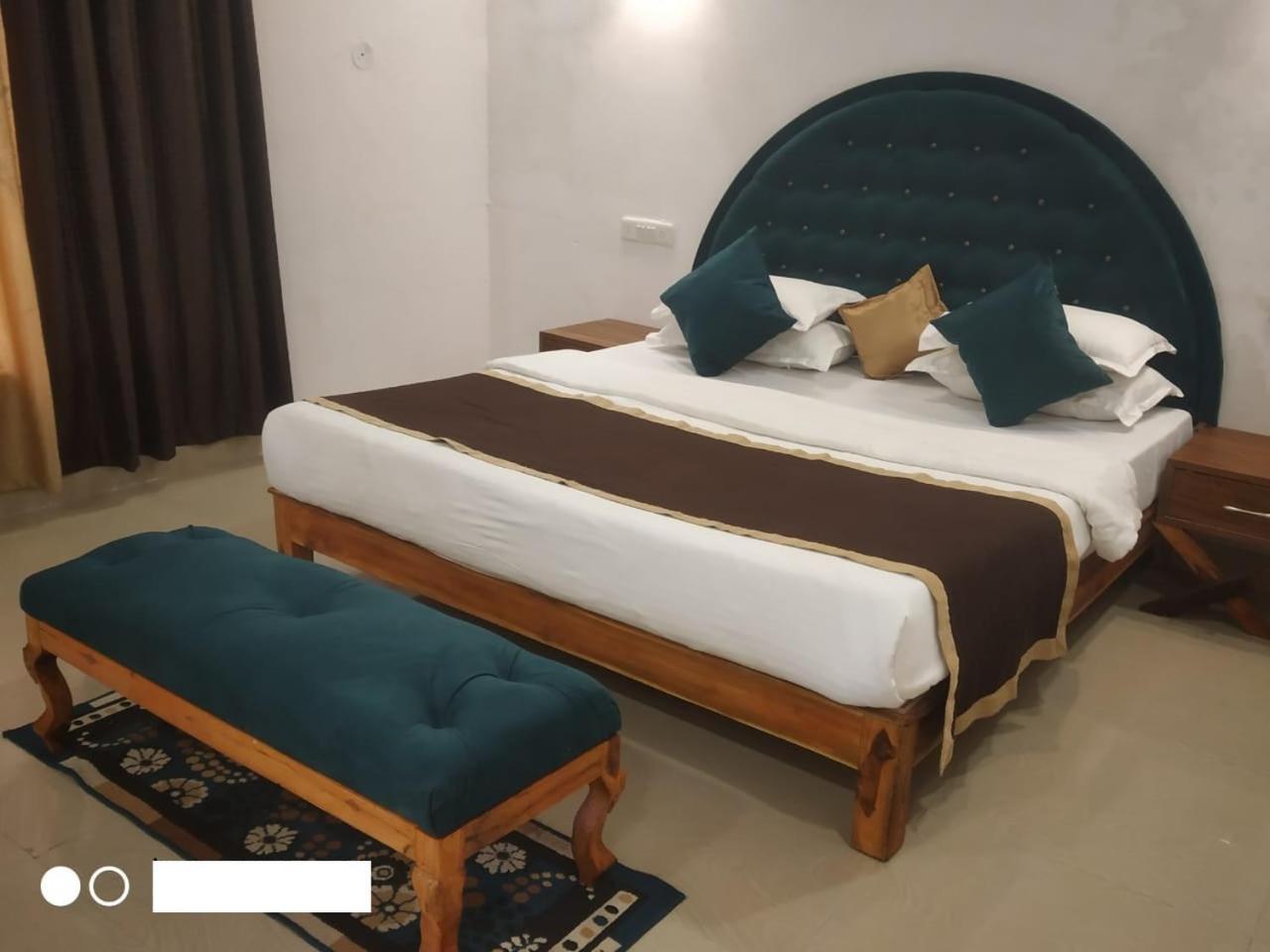 Jungle King Resort Kānha Eksteriør billede