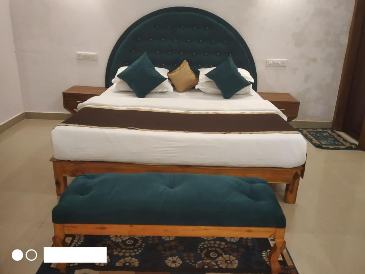 Jungle King Resort Kānha Eksteriør billede