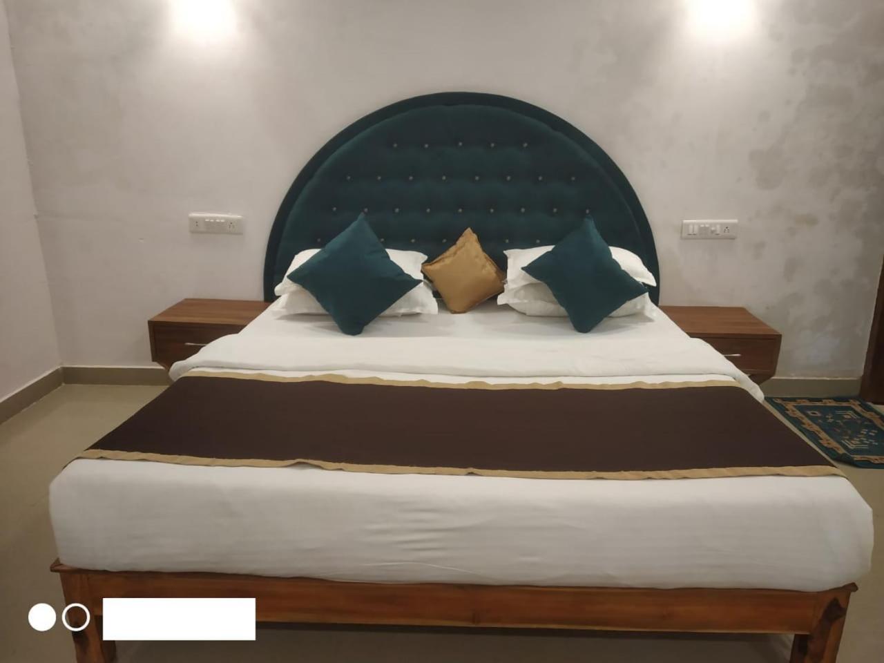Jungle King Resort Kānha Eksteriør billede